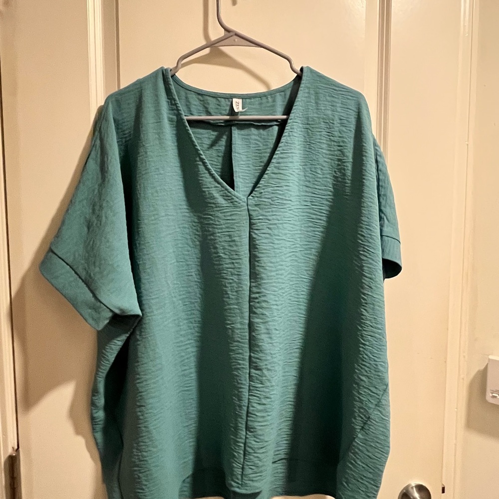 Zenana Outfitters Teal Textured Blouse